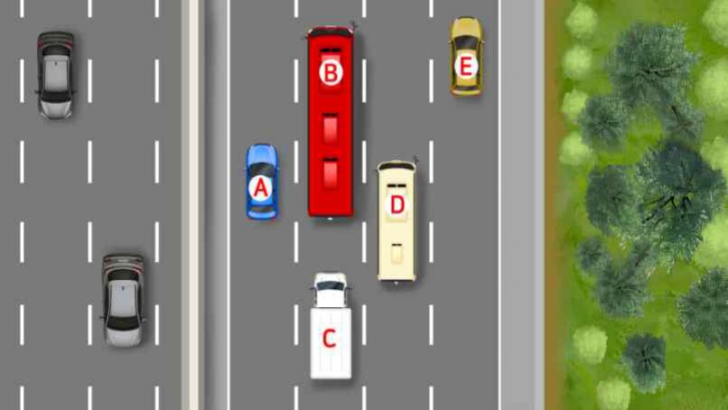 Expressway with 4 lanes in each direction