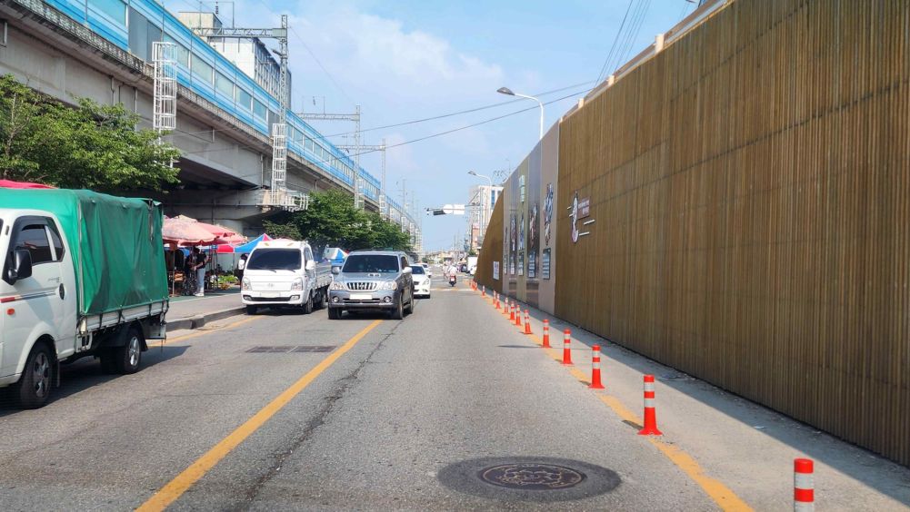 A vehicle coming from the opposite direction is crossing the center line