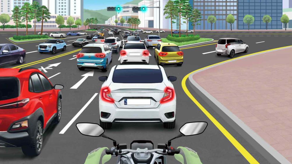 Lane 1 (no-straight marking, left-turn marking) is clear · Lanes 2 and 3 (straight marking) are congested